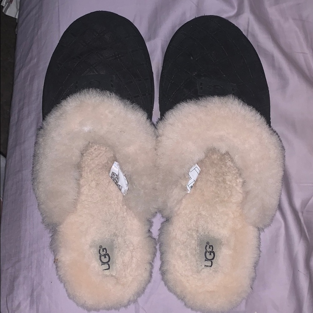 Size 11 black ugg slippers